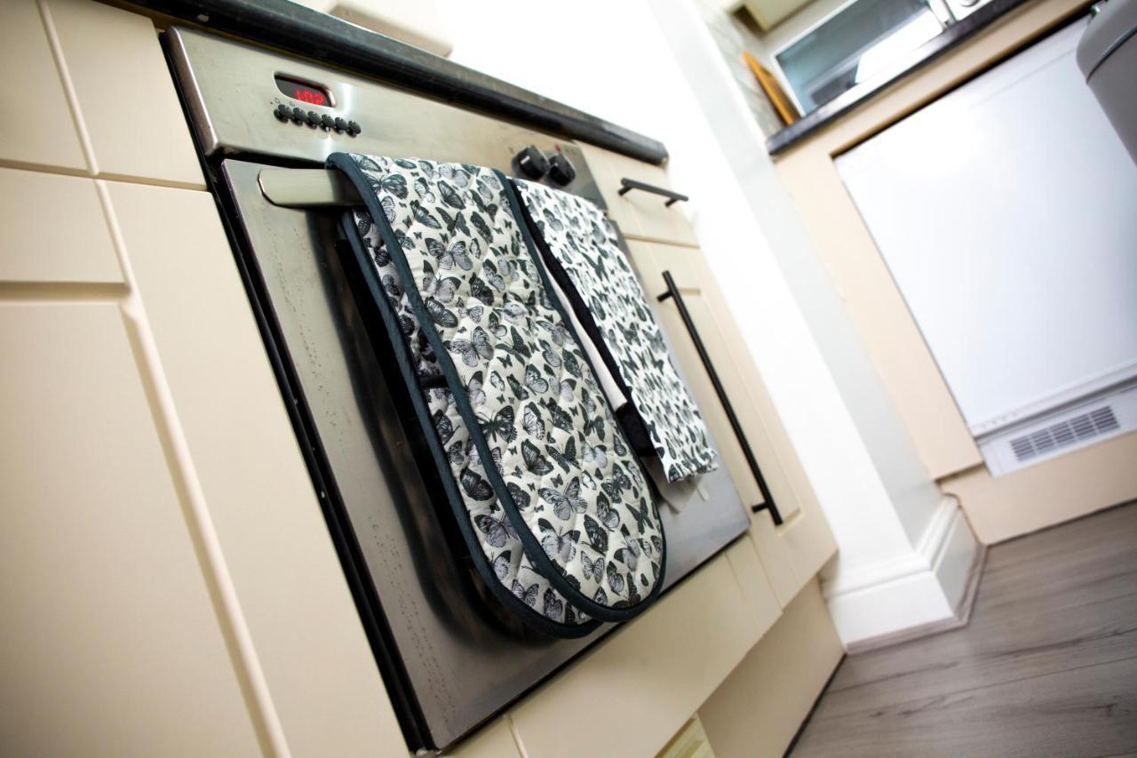 Modern Townhouse Apartment With Free Parking And Wifi Stratford-upon-Avon Eksteriør bilde