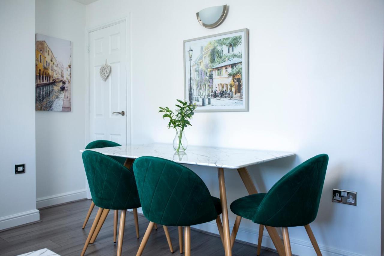 Modern Townhouse Apartment With Free Parking And Wifi Stratford-upon-Avon Eksteriør bilde