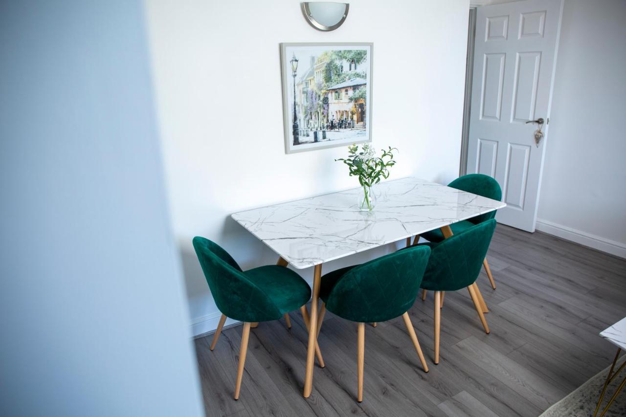 Modern Townhouse Apartment With Free Parking And Wifi Stratford-upon-Avon Eksteriør bilde