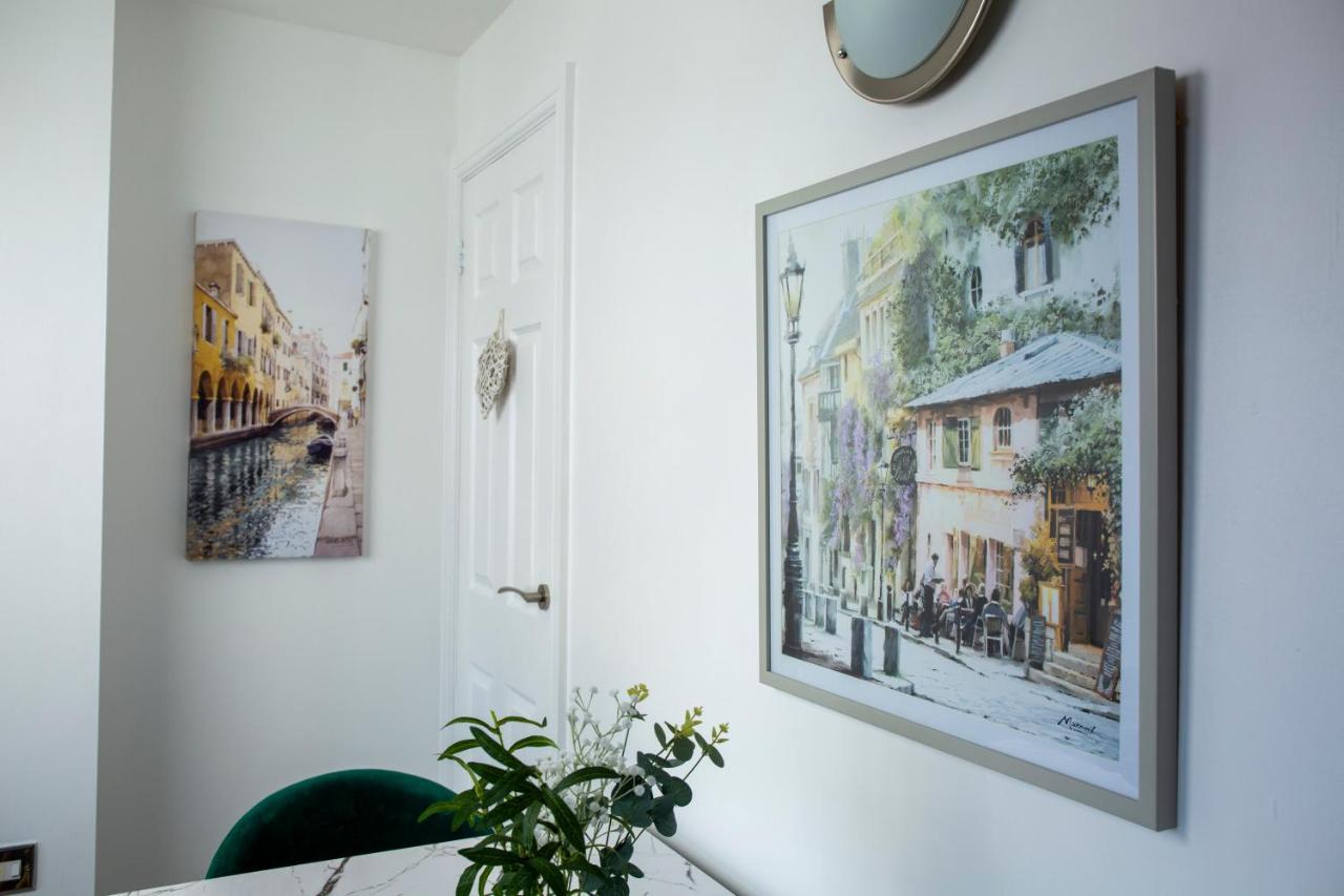 Modern Townhouse Apartment With Free Parking And Wifi Stratford-upon-Avon Eksteriør bilde